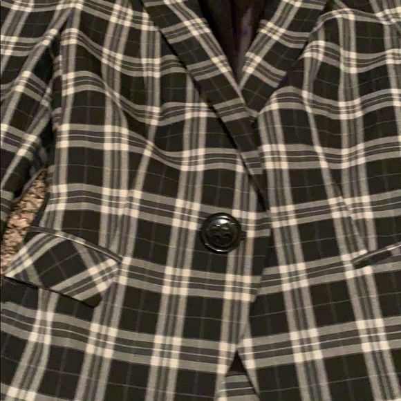 Express size 4 black plaid short blazer - Picture 2 of 3